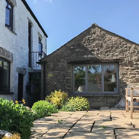 Pear Tree Barn Crooklands